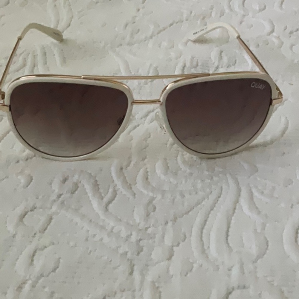 NWT Quay White “All In” Aviator Sunglasses - Picture 5 of 6